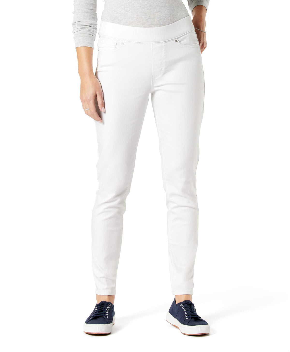 Levi Strauss Signature Gold Women's Totally Shaping Pull-on Skinny Jeans Mid-Rise Stretch Denim Curvy (Available in Plus)