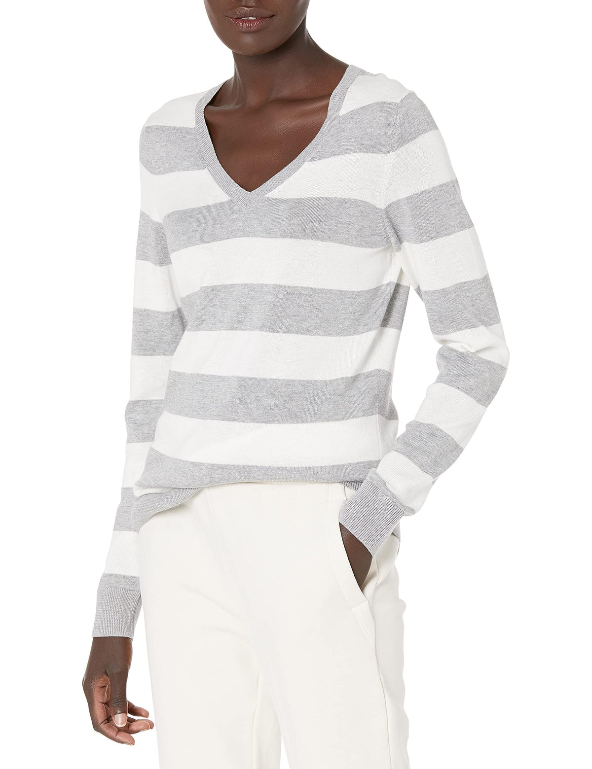 Amazon Essentials Women's Regular-Fit Lightweight Long-Sleeve V-Neck Sweater, Ribbed, Cozy Soft (Available in Plus Size)