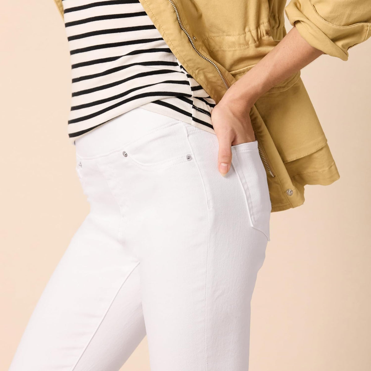 Amazon Essentials Women's Skinny Fit Mid-Rise Stretch Pull-On Jegging with Pockets